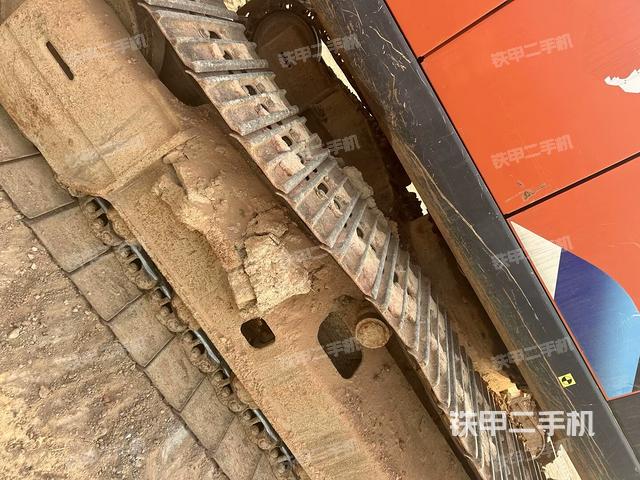 右側(cè)履帶整體(行走機(jī)構(gòu)) 右側(cè)履帶整體(行走機(jī)構(gòu))