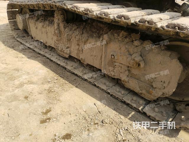左側(cè)履帶整體?(行走機(jī)構(gòu)) 左側(cè)履帶整體?(行走機(jī)構(gòu))