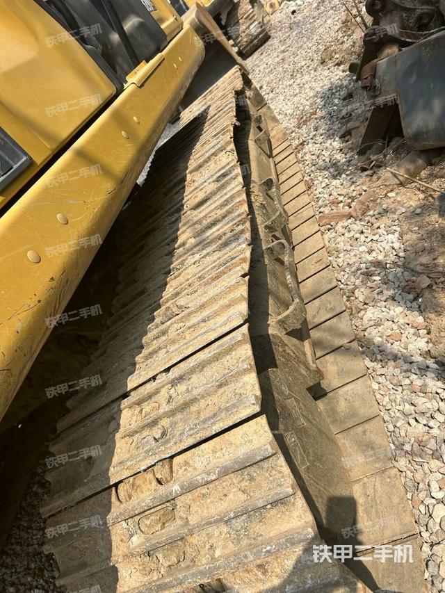 左導(dǎo)向輪（行走機(jī)構(gòu)）