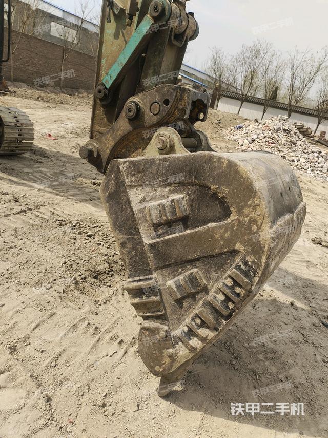 鏟斗45度(工作和回轉(zhuǎn)裝置) 鏟斗45度(工作和回轉(zhuǎn)裝置)