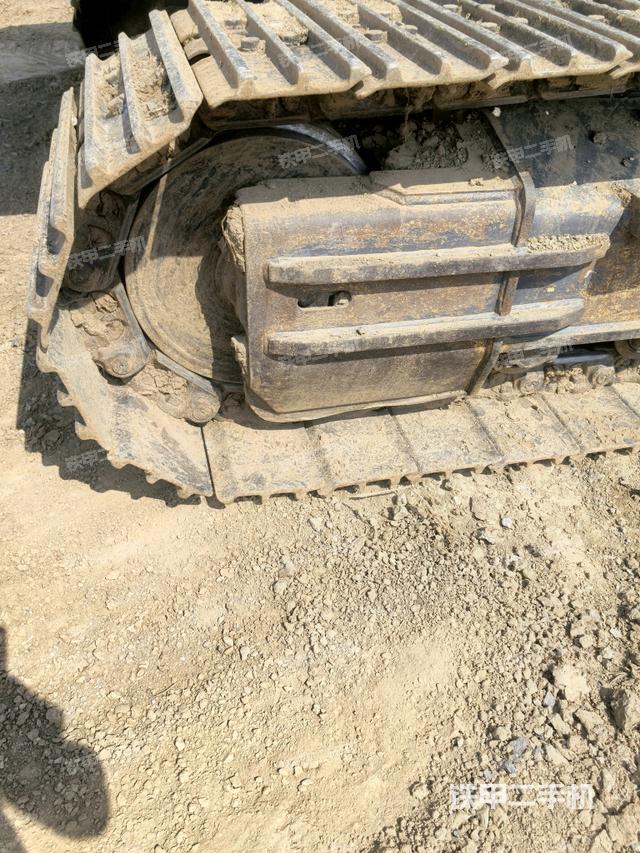 右側(cè)行走馬達蓋板(行走機構(gòu)) 右側(cè)行走馬達蓋板(行走機構(gòu))