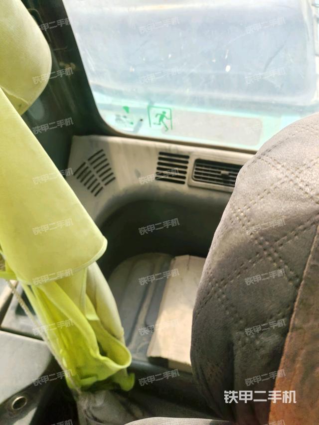 后窗玻璃角標(biāo)(駕駛室部分) 后窗玻璃角標(biāo)(駕駛室部分)