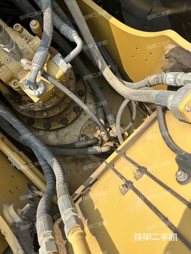 回轉(zhuǎn)馬達(dá)（上車部件）