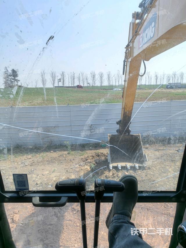 座椅右側(cè)控制臺/鑰匙門/油門/含右手柄(駕駛室部分) 座椅右側(cè)控制臺/鑰匙門/油門/含右手柄(駕駛室部分)