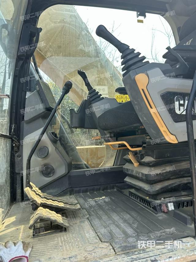 座椅左側(cè)控制臺(tái)/音響/含左手柄（駕駛室部分）