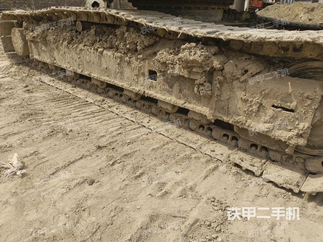 左側(cè)履帶整體?(行走機(jī)構(gòu)) 左側(cè)履帶整體?(行走機(jī)構(gòu))