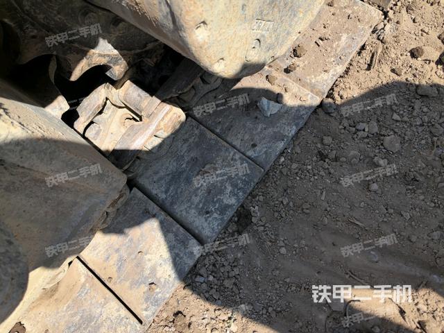 右側(cè)履帶整體(行走機構(gòu)) 右側(cè)履帶整體(行走機構(gòu))