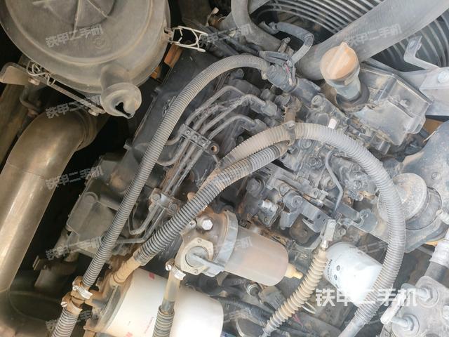 發(fā)動(dòng)機(jī)室（上車部件）