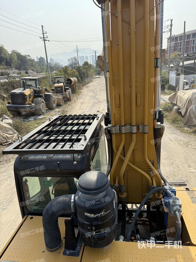 駕駛室頂部（整機(jī)外觀）