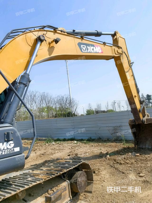 大臂根部?斜視(工作和回轉(zhuǎn)裝置) 大臂根部?斜視(工作和回轉(zhuǎn)裝置)