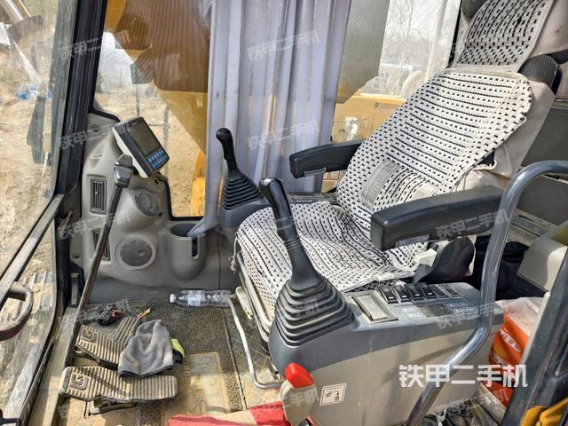 座椅后部（駕駛室部分）