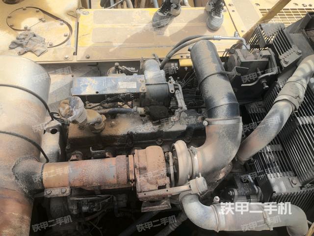 發(fā)動(dòng)機(jī)室（上車部件）