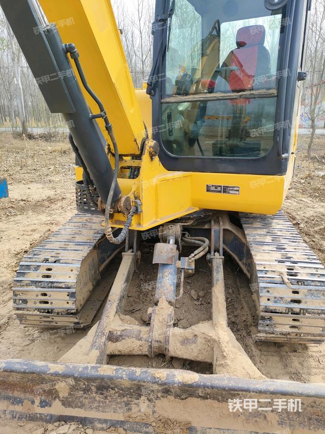 轉(zhuǎn)盤和下車架正前（工作和回轉(zhuǎn)裝置）