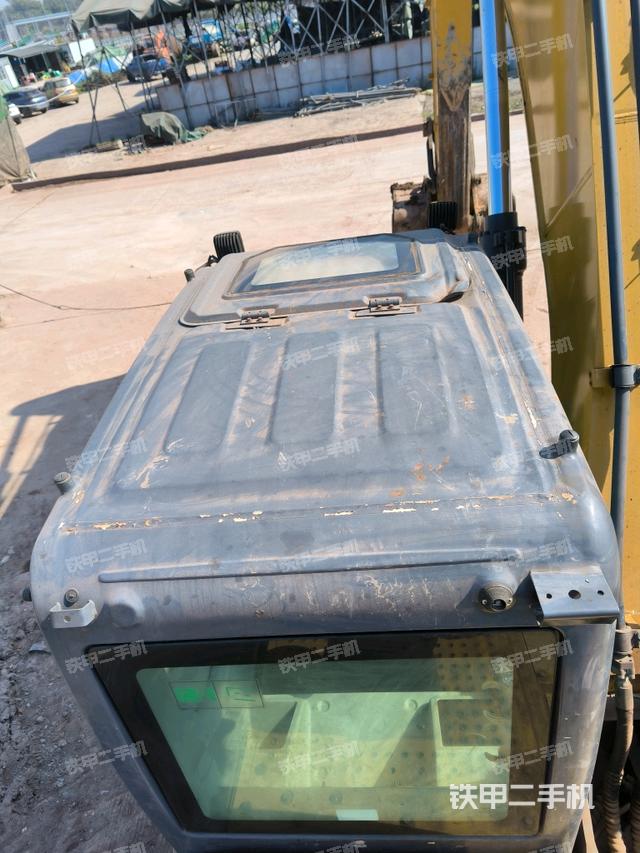 駕駛室頂部俯視（上車部件）