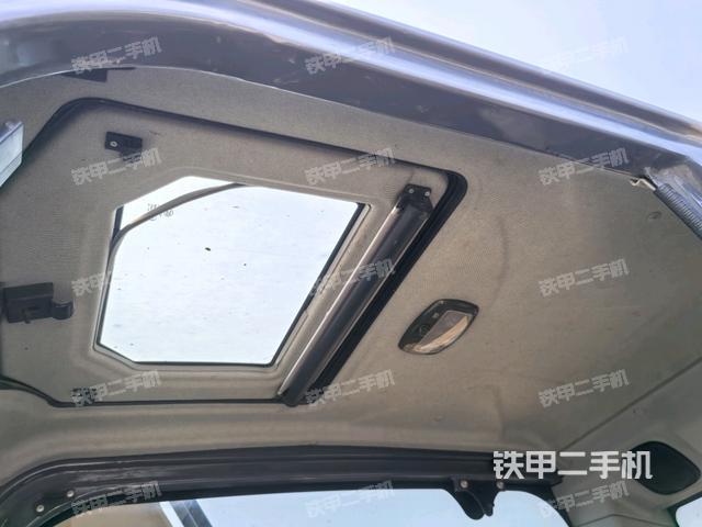 右側(cè)玻璃角標(biāo)(駕駛室部分) 右側(cè)玻璃角標(biāo)(駕駛室部分)