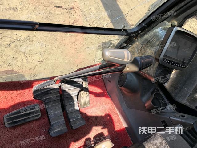 座椅左側(cè)控制臺/音響/含左手柄(駕駛室部分) 座椅左側(cè)控制臺/音響/含左手柄(駕駛室部分)