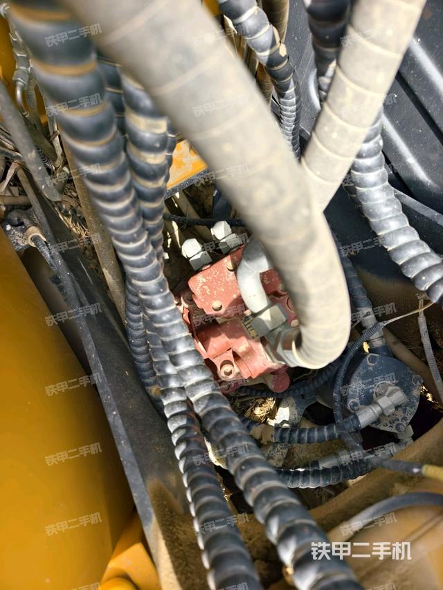 回轉(zhuǎn)馬達(dá)（上車部件）