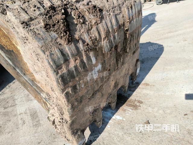 大臂背部俯視（工作和回轉(zhuǎn)裝置）