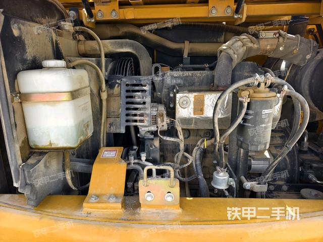 發(fā)動(dòng)機(jī)室（上車部件）