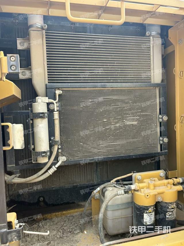 散熱器正面（大件艙室）