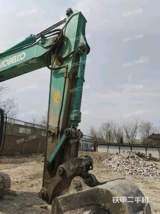 小臂整體左后(工作和回轉(zhuǎn)裝置) 小臂整體左后(工作和回轉(zhuǎn)裝置)