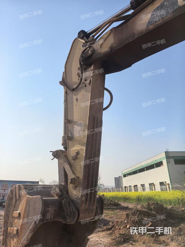 小臂整體左后(工作和回轉裝置) 小臂整體左后(工作和回轉裝置)