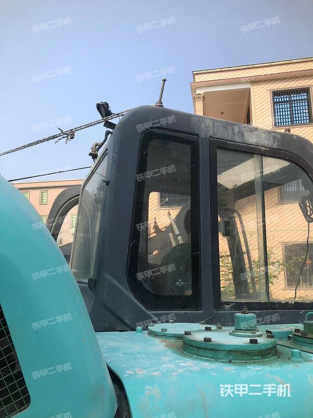 駕駛室頂部（整機(jī)外觀）