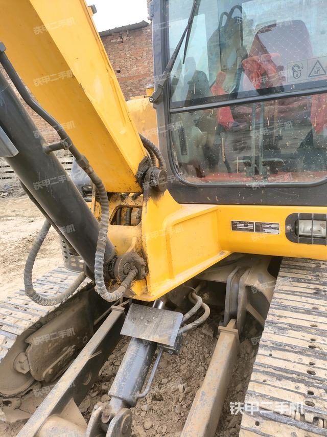 大臂根部?斜（工作和回轉(zhuǎn)裝置）