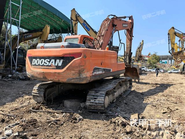 左后45(整機外觀) 左后45(整機外觀)