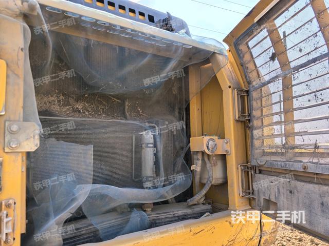 散熱器正面（大件艙室）