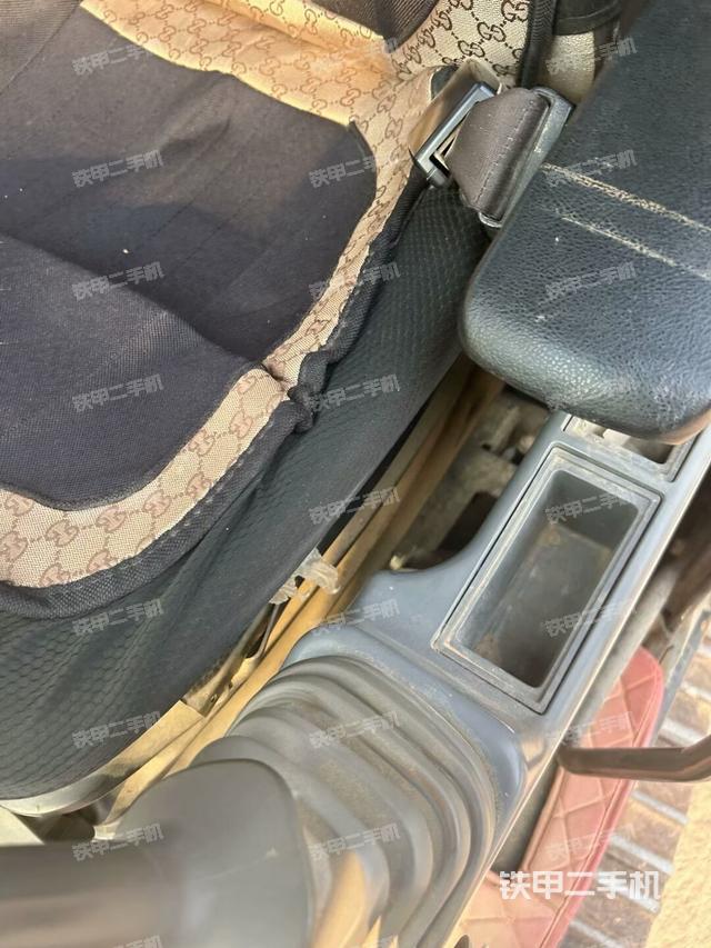 座椅后部(駕駛室部分) 座椅后部(駕駛室部分)