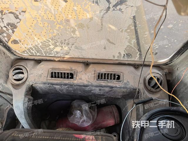 座椅后部(駕駛室部分) 座椅后部(駕駛室部分)