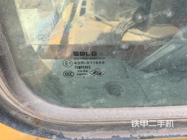 后窗玻璃角標（駕駛室部分）