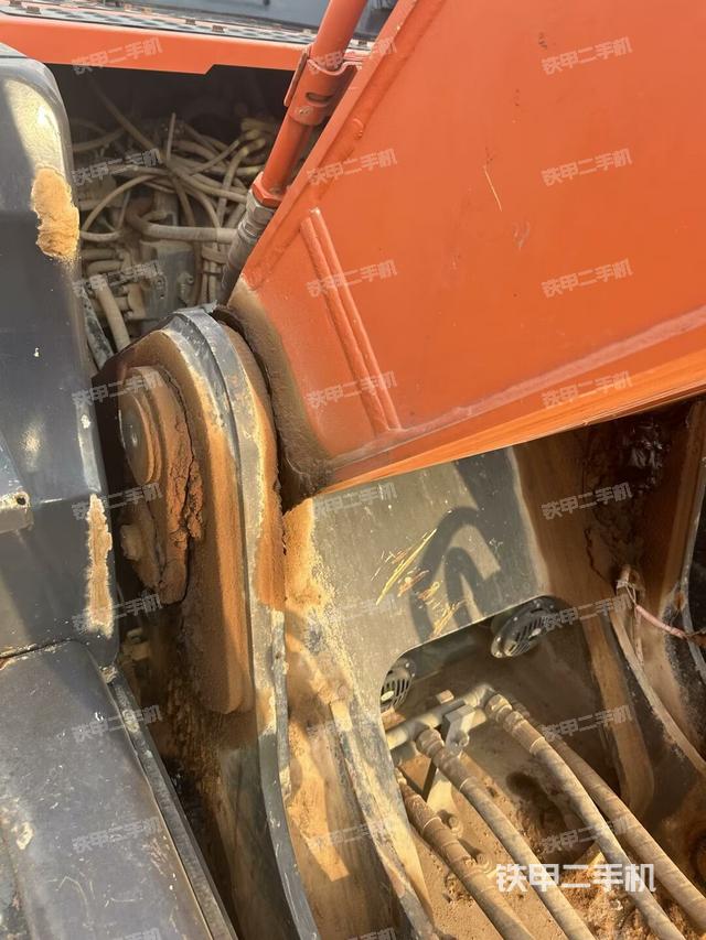 大臂油缸整體?豎拍(工作和回轉(zhuǎn)裝置) 大臂油缸整體?豎拍(工作和回轉(zhuǎn)裝置)