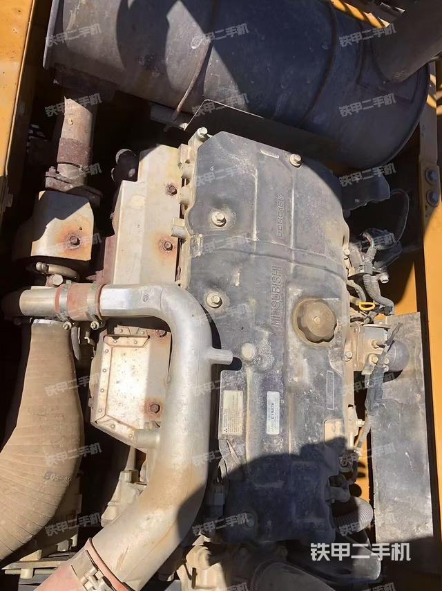 發(fā)動機(jī)整體俯視(整機(jī)外觀) 發(fā)動機(jī)整體俯視(整機(jī)外觀)