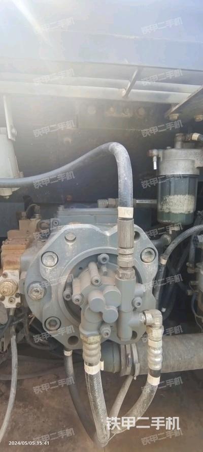 液壓泵艙室正面整體(整機(jī)外觀) 液壓泵艙室正面整體(整機(jī)外觀)