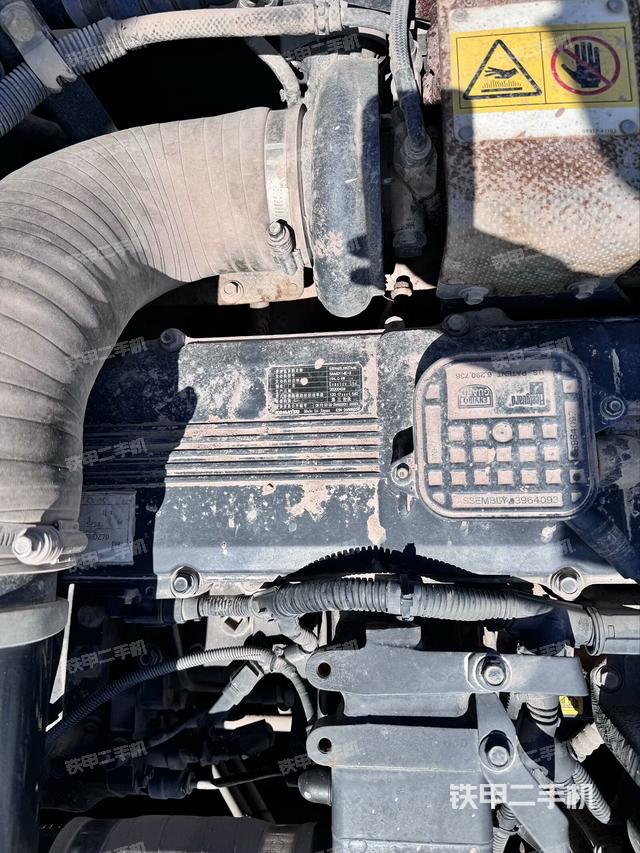 发动机室（上车部件）