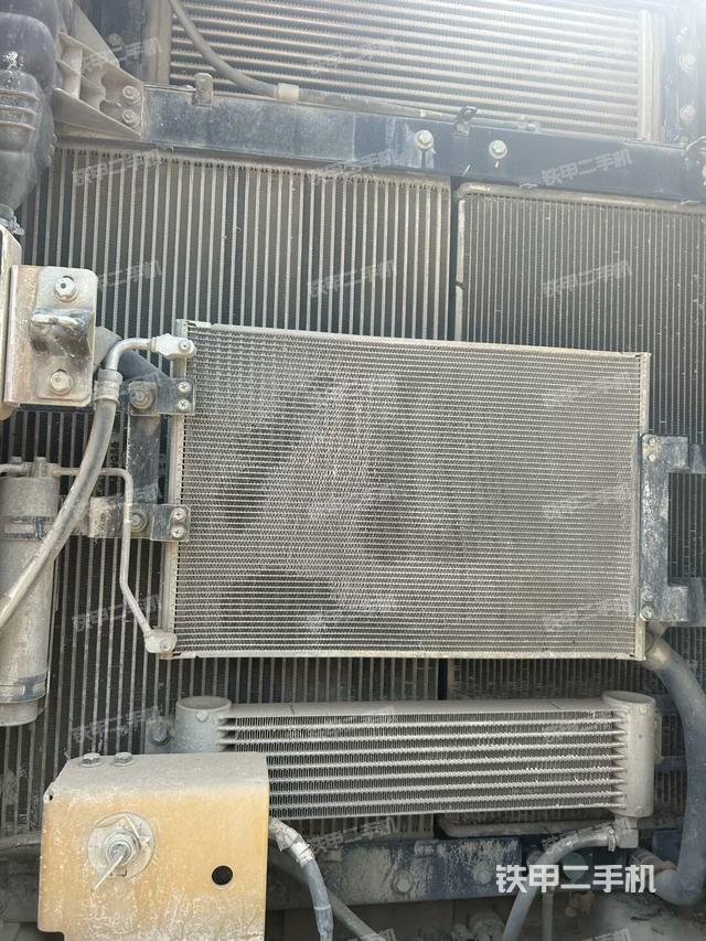 散熱器正面（大件艙室）