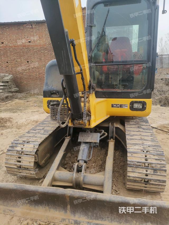 轉(zhuǎn)盤和下車架正前（工作和回轉(zhuǎn)裝置）