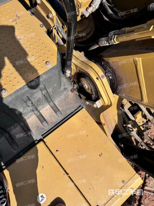 大臂根部?斜視(工作和回轉(zhuǎn)裝置) 大臂根部?斜視(工作和回轉(zhuǎn)裝置)