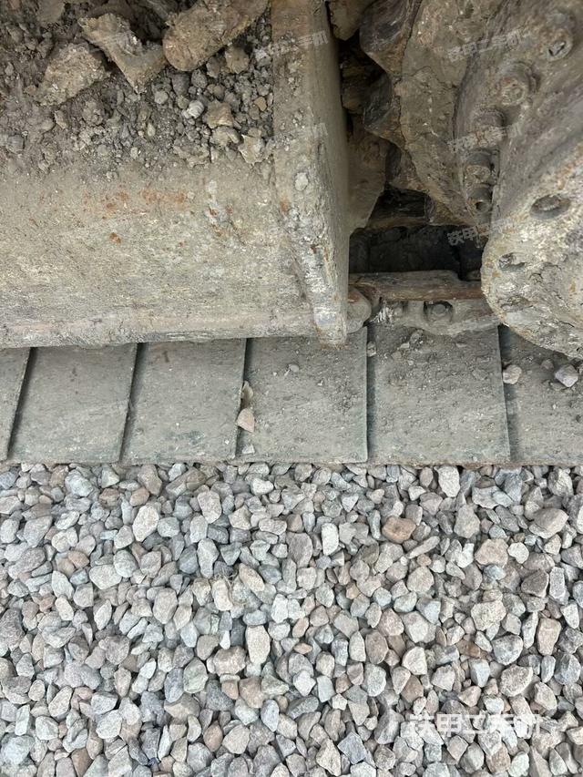 左側(cè)行走馬達(dá)蓋板（行走機構(gòu)）