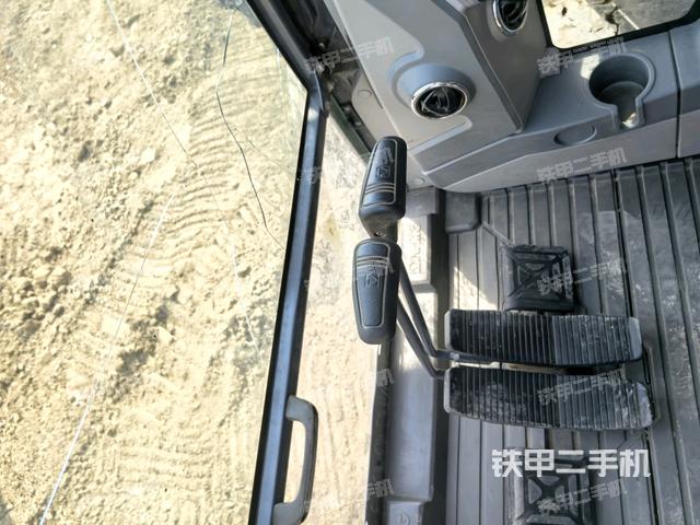 座椅后部(駕駛室部分) 座椅后部(駕駛室部分)