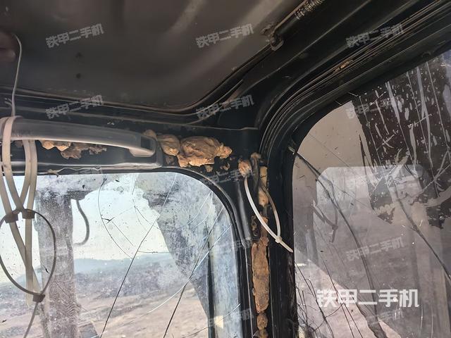 后窗玻璃角標(駕駛室部分) 后窗玻璃角標(駕駛室部分)