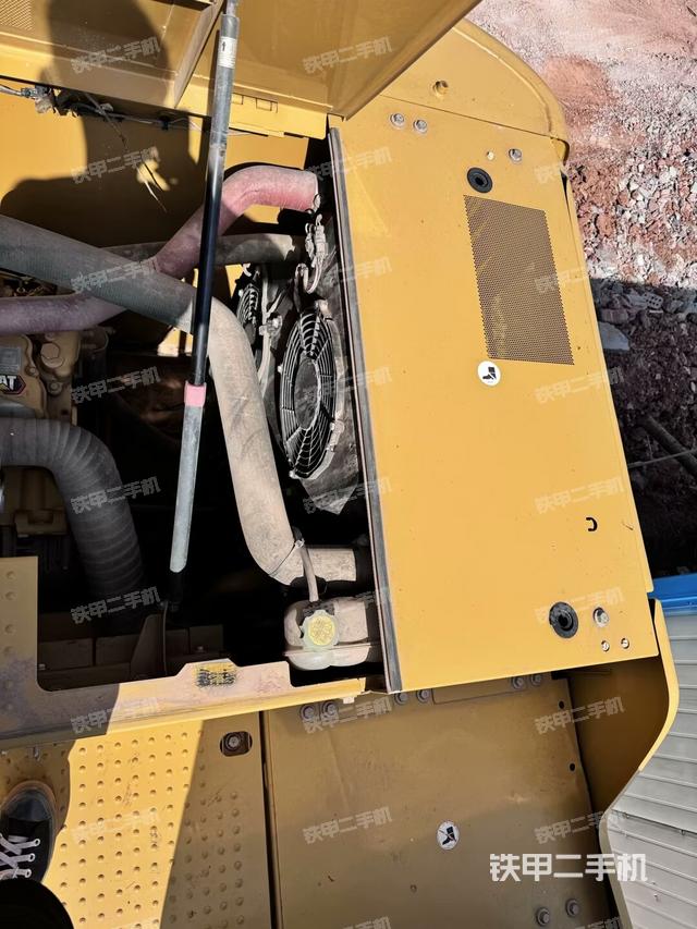 氣門室蓋螺絲特寫(上車部件) 氣門室蓋螺絲特寫(上車部件)