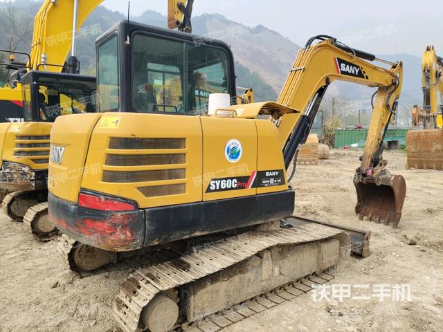 整機(jī)右后45°(整機(jī)外觀) 整機(jī)右后45°(整機(jī)外觀)