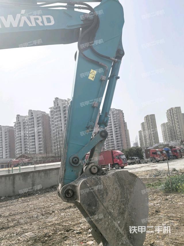 小臂整體左后(工作和回轉(zhuǎn)裝置) 小臂整體左后(工作和回轉(zhuǎn)裝置)