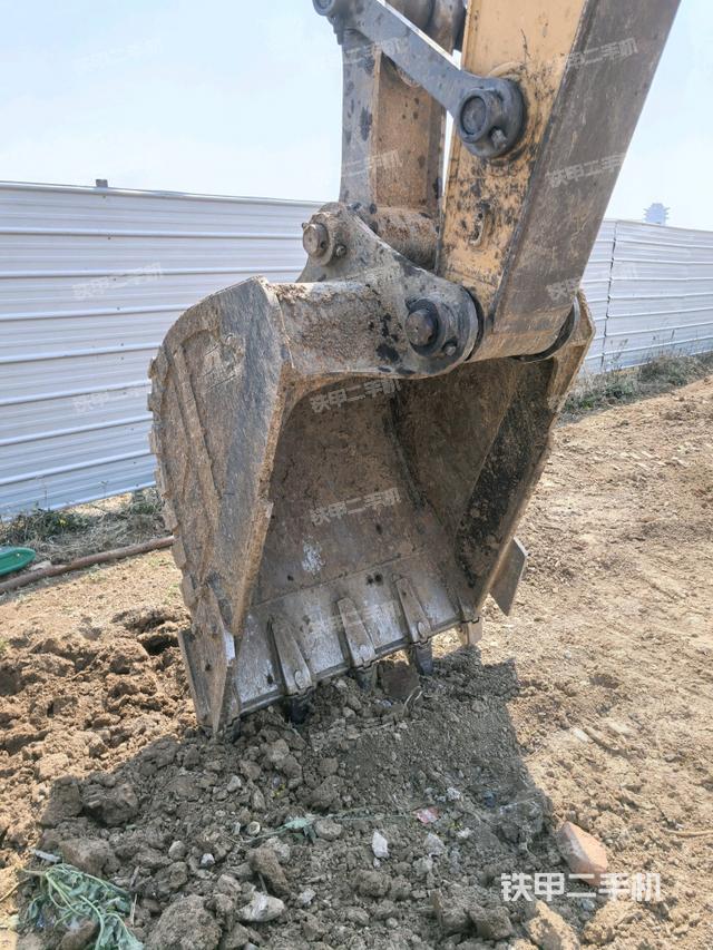 小臂整體左后(工作和回轉(zhuǎn)裝置) 小臂整體左后(工作和回轉(zhuǎn)裝置)