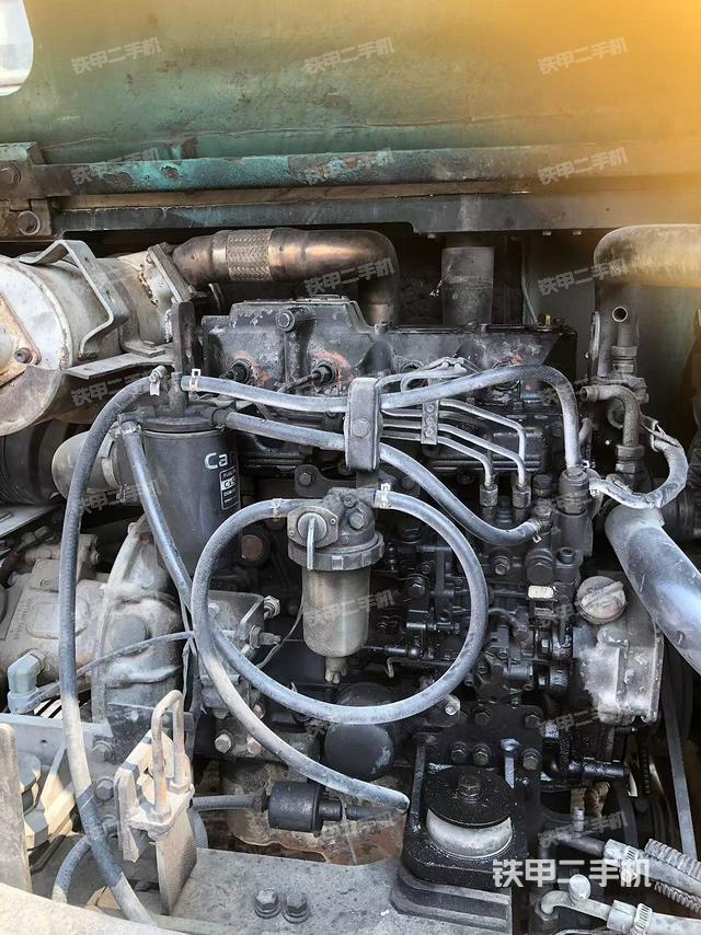 回轉(zhuǎn)馬達(dá)和主控閥（整機(jī)外觀）