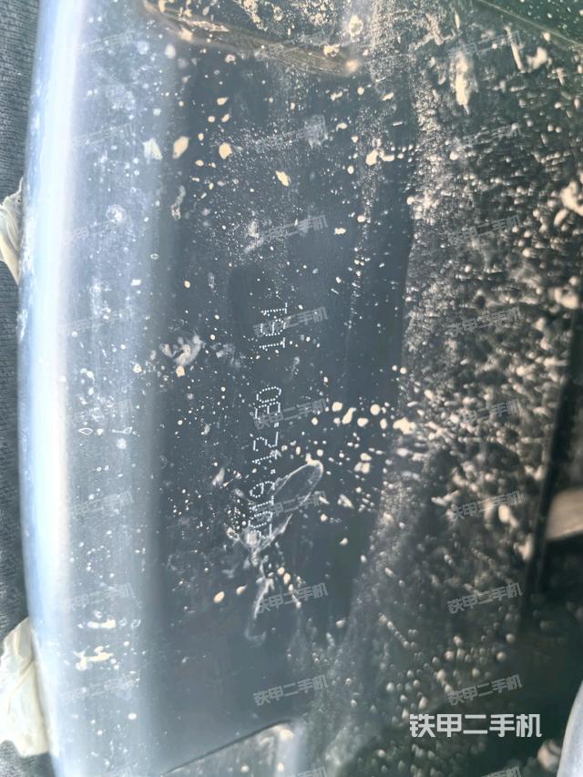 座椅左側(cè)控制臺/音響/含左手柄(駕駛室部分) 座椅左側(cè)控制臺/音響/含左手柄(駕駛室部分)