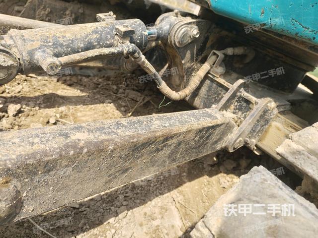 轉(zhuǎn)盤和下車架正前(工作和回轉(zhuǎn)裝置) 轉(zhuǎn)盤和下車架正前(工作和回轉(zhuǎn)裝置)